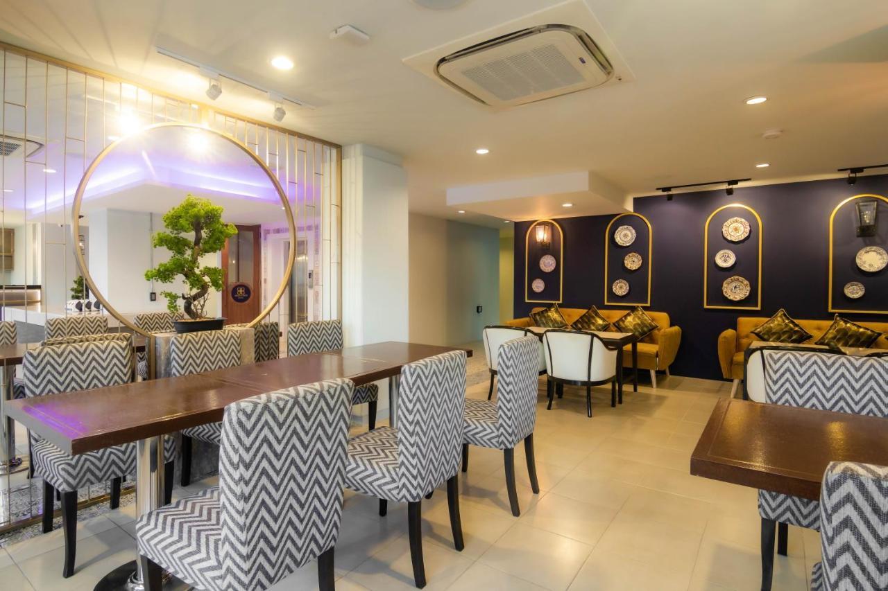 Montree Phuket Hotel, Sha Extra Plus Luaran gambar