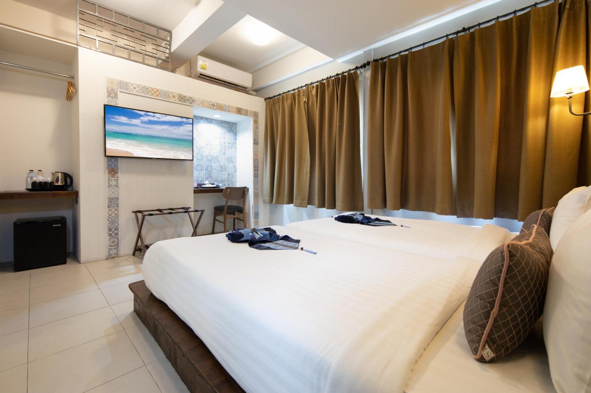 Montree Phuket Hotel, Sha Extra Plus Luaran gambar